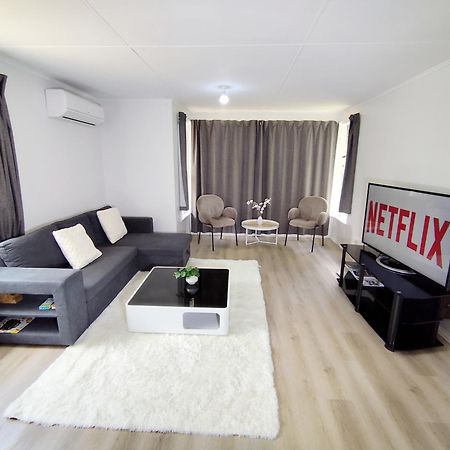 3-Bedroom House-Big Yard- Netflix Hamilton Esterno foto